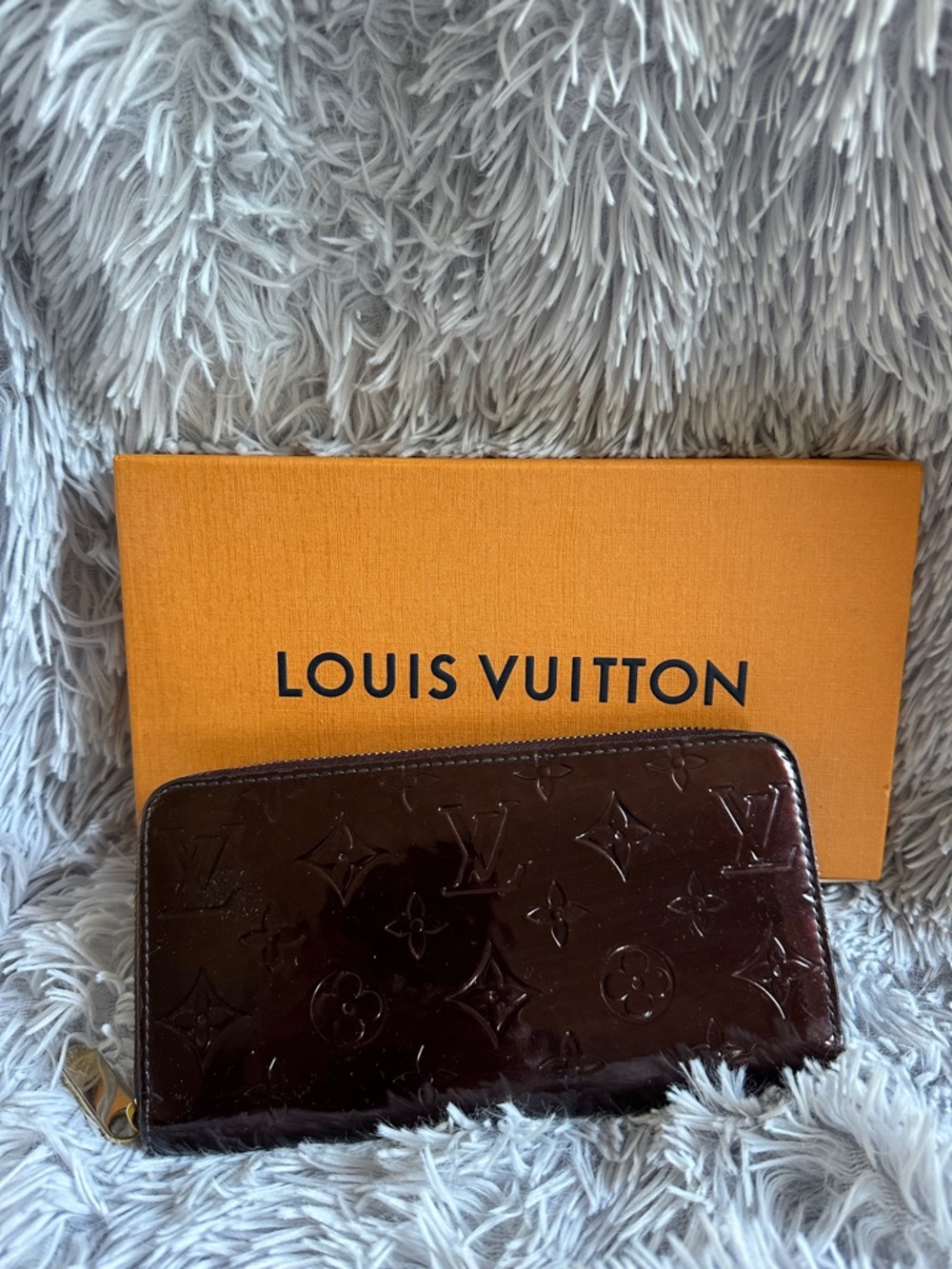 Louis Vuitton Amarante Vernis Zippy Wallet in Burgundy